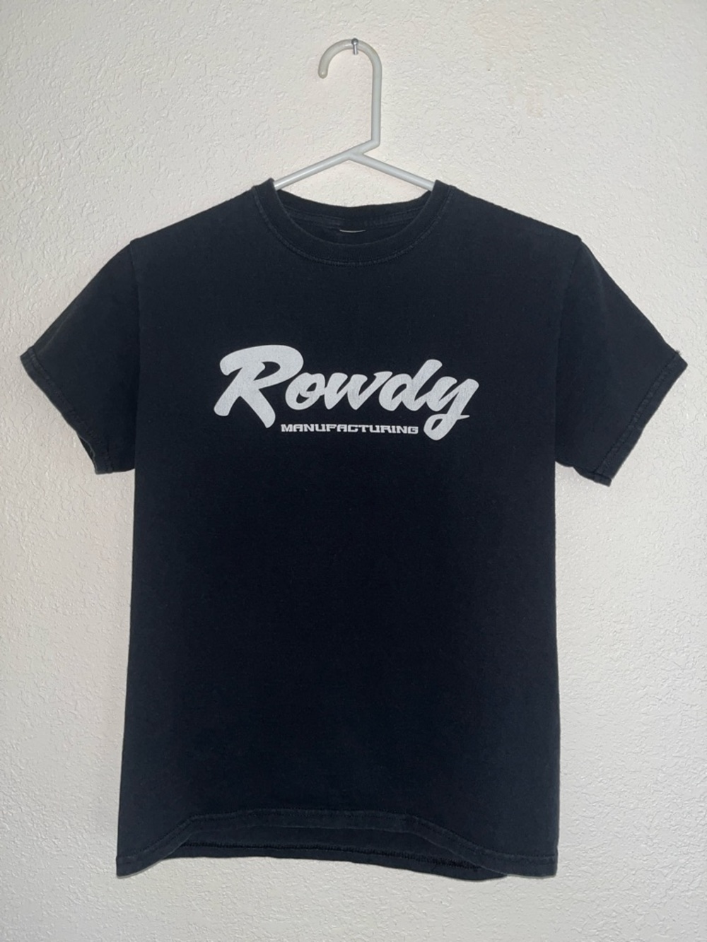 NASCAR Kyle Busch team Rowdy Nation racing shirt size small/medium.